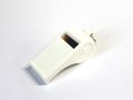 警笛　プラスチック（全長4.8cmｘ幅1.8cm）